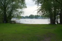 Vacation at the lake -Now also with console boat and canoe rental to our guests