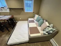 Garden Studio, access to I-93 to Airport, Tufts U, Hiking & Chevalier Theater.