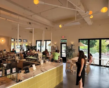 Cottage on King | Charming Historic Leesburg Home