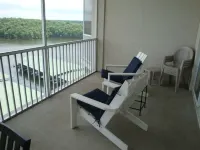 9104 Towers, Fantastic Lake Views! Quiet! Elevators, Indoor/Outdoor Pools. Wifi