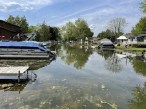 Wampler's Lake Cottage 萊納維縣酒店