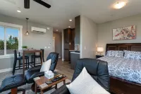 Perched on the Edge! Stunning Bluff with Wide River Views  @ Kalama Oaks Lodge