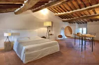 VILLA CARNICELLI eco-friendly,sustainable, 450m² (4,850ft²),private pool, design Hotel in zona Chiesa di Segromigno in Monte - Pieve di S. Lorenzo
