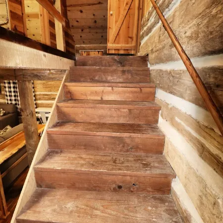 Creekside Cabin Getaway - Only 10 Miles from Downtown Florence