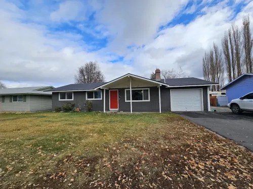 Cozy 3 bedroom by airbase! Hotels in Altamont