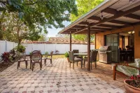 House 3B2B Hotels near Walgreens