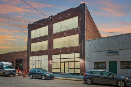 Charming Boho Loft on Historic Morris Ave