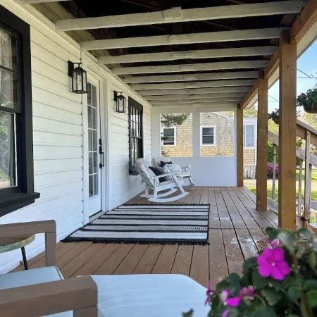 3 Bedroom Home Facing Inner harbor with 1st Floor King Bedroom.