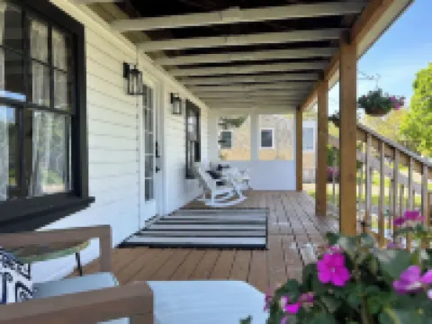 3 Bedroom Home Facing Inner harbor with 1st Floor King Bedroom.