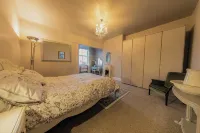 Lovely Large St Annes Maisonette with Roof Garden