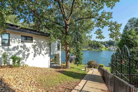 Modern Mid-Century Vacay Home