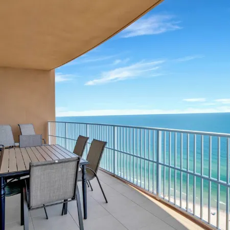 Direct Beachfront Condo Splash Pad Lazy River-Waterslide-Walk to Restaurants