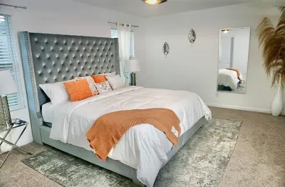 Luxurious Home Near UNC & More..Wi-Fi.2 lofts Các khách sạn gần University of North Carolina at Charlotte