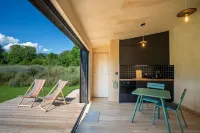 AQUÍ: comfortable 2-person tiny house with view at the foot of the Pyrenees
