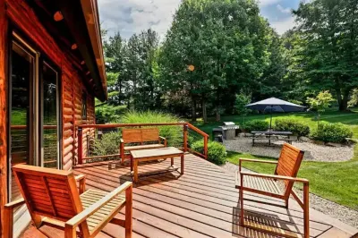 Luxury Lodge overlooking both Grand Traverse Bays Hotels in 
