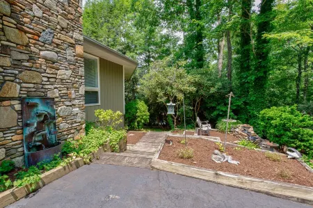 Come to Relax, Hike, and Bike w/Amazing Views - 3 Min to Brevard!