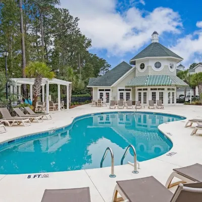 Golf Course View Condo with Pool 월드 투어 골프 링크스 주변 호텔