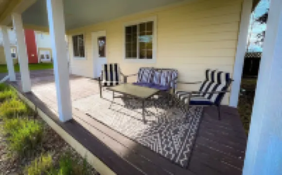 Cozy Idaho Mountain Cottage- Close to downtown and Targhee Resort AC new in 2023