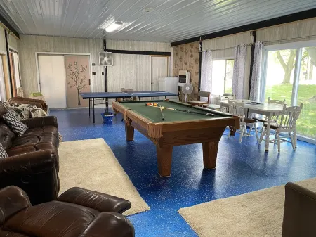 5 Bedroom Lake Access House and Entertainment Bldg for Rent