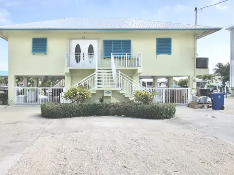 Waterfront home perfect for fishing, water sport, fam fun in Marathon FL keys