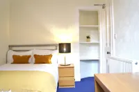 Charming Spacious Central Apartment Hotels in Bruntsfield