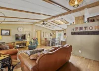 Surrounded by Pine Trees / Wildlife / Peaceful / Nearby Hikes