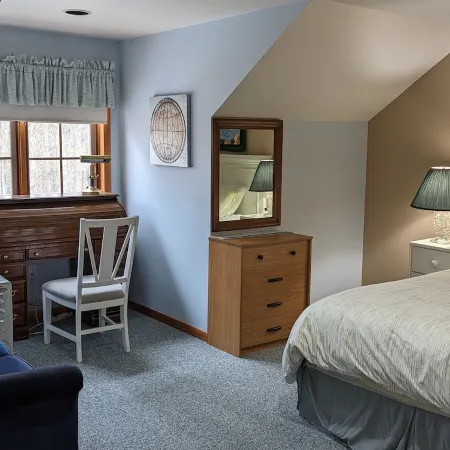 Make new memories! Vacation in the forest on Loon Lake: spacious; scenic; fun.