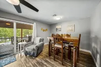 Remodeled cabin on Grand Lake with boat slip and boat dock. Pet-Friendly!