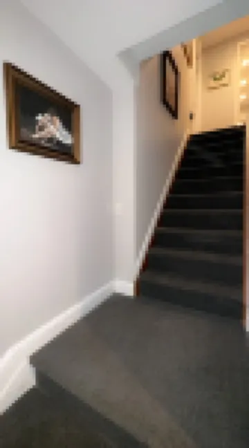 Entire 2 BedRoom Duplex home walk to Hofstra University and Nassau Coliseum
