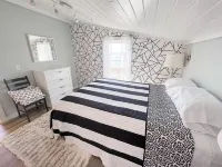 WOW! Amazing property with an amazing view.  You will never want to leave!