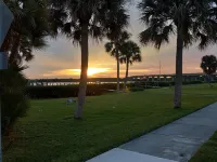 St. Lucie River Breezes - Downtown Stuart and Beaches Within Minutes