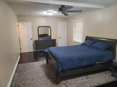 2. Beautiful lakeview home in Guntersville