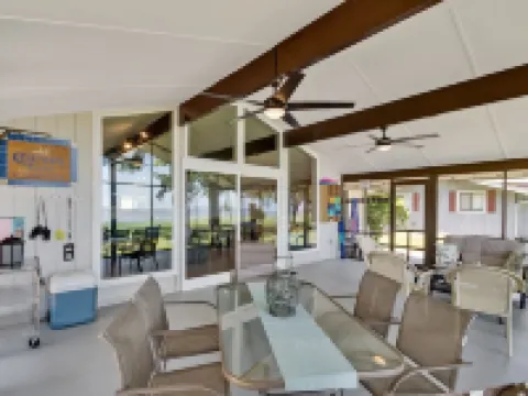 Quaint waterfront home with private beach Hotels in Cople