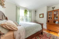 Charming 2Br Retreat Near Trails & Parks, Family-Friendly, 7 Min to LV Airport
