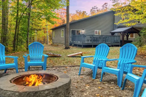 Total Seclusion! Hot tub,  Traverse City downtown 10 min, Booking for summer!