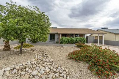 Four Queens Inn ~No Cleaning Fee~ Near Airport/ASU Painting with a Twist 주변 호텔