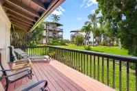 Ground Level Condo Near the Pool!