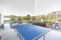 Family Fun on Guadalupe River w/ kayaks, grill and dock! Minutes from Downtown