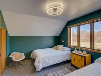 Madison Lakefront Oasis in the Heart of Madison - Central, Minutes to Downtown! Hotels in Monona