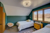 Madison Lakefront Oasis in the Heart of Madison - Central, Minutes to Downtown! Hotels in Monona