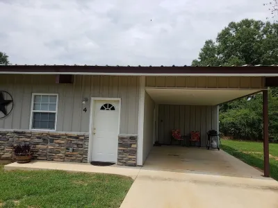 Creekside # 4 - Your Home Away from Home! Hotels near Crater of Diamonds State Park