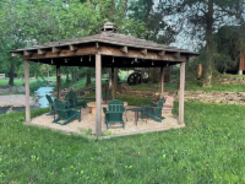 Cabin Creek Ranch/Experience the Country!  Silver Dollar City, Branson and more.