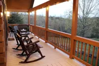 Mountain Views / Golf / Hot Tub / Cozy Cabin!