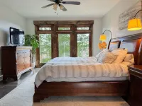 R&R White Mountain Retreat, Hillside with Extraordinary Views! Hotels in Fryeburg