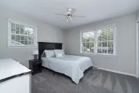 Comfy Eastside Home Close to Downtown Hotels in Wade Hampton