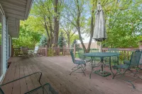 Spacious Home- Centrally located near St. Paul