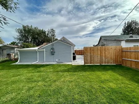 Modern Central Blackfoot Living