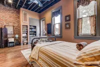 The Loft on the Square Hotels in Menard County