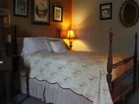 Gap Mercantile Cottage Hotels in Caddo Gap