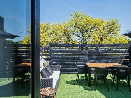 Expansive Open Loft Apartment in the Middle of Downtown. Great for Groups.